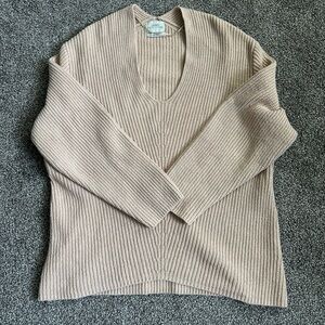 Urban Outfitters V-Neck Sweater in Cream